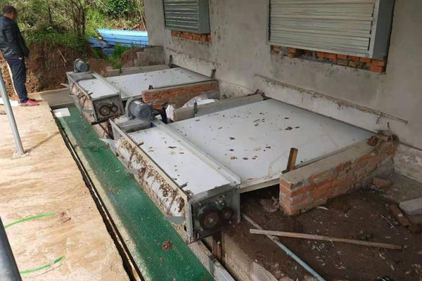 automatic manure removal system
