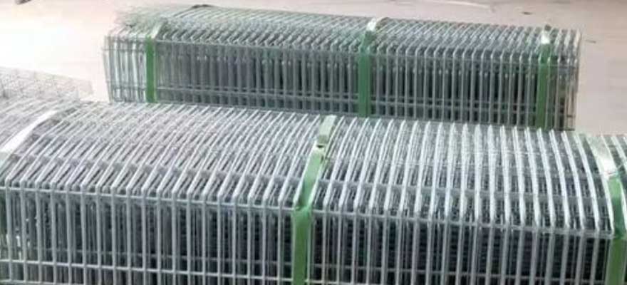 packed quail cages for easy transportation